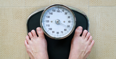Excesso de peso ligado a maior atividade da doença em mulheres com artrite psoriática